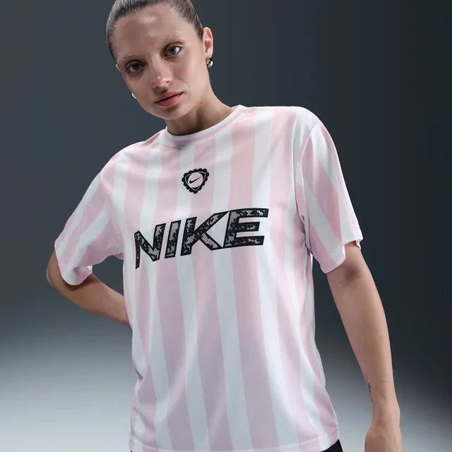 Nike Sportswear Women's Football Shirt - Pink - Sustainable Materials
