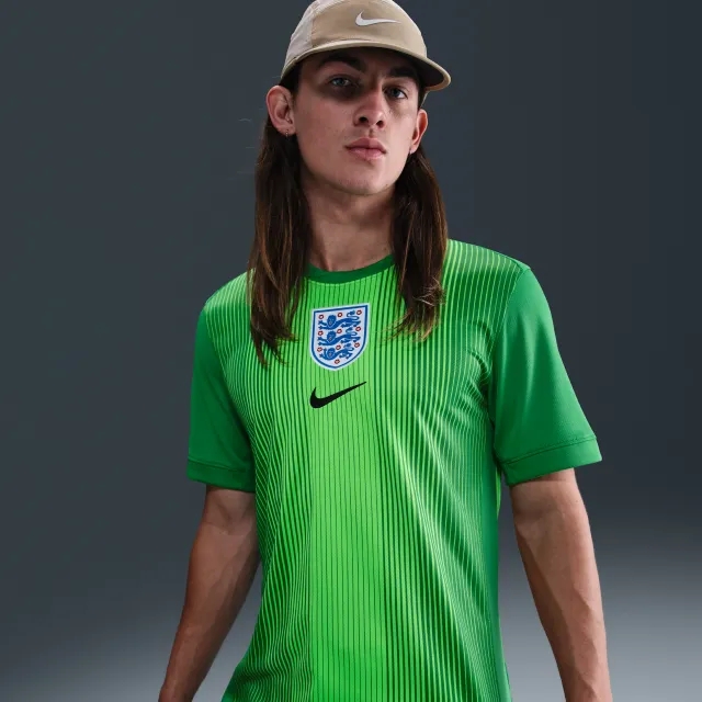England 2025/26 Stadium Goalkeeper Men's Nike Dri-FIT Football Replica Short-Sleeve Shirt - Green - Sustainable Materials
