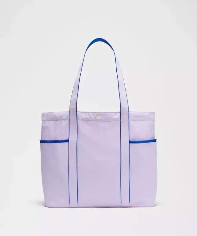 lululemon – Daily Multi-Pocket Tote Bag 20L – Color Purple