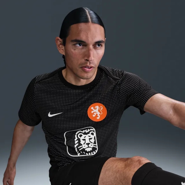 Netherlands Academy Pro Men's Nike Dri-FIT Football Pre-Match Short-Sleeve Top - Black - Recycled Polyester