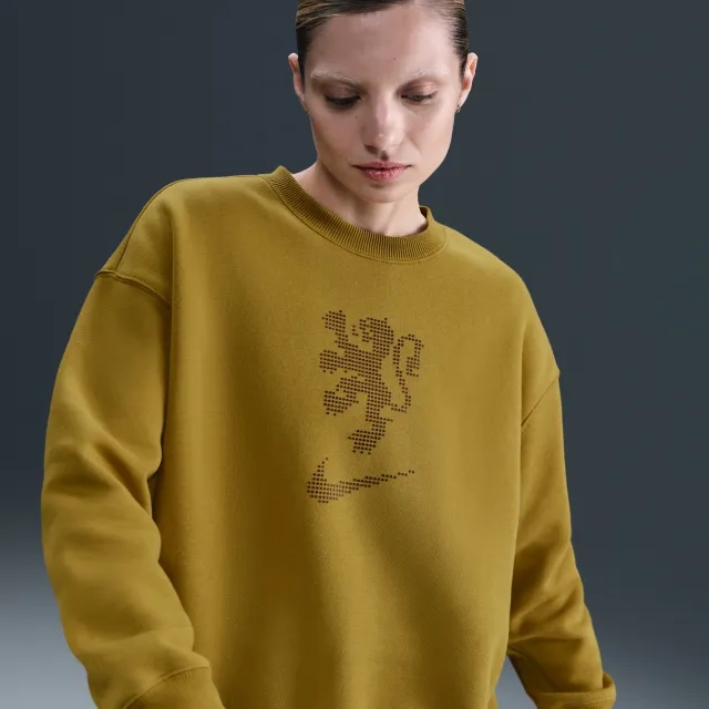 Netherlands Phoenix Fleece Women's Nike Football Oversized Crew-Neck Sweatshirt - Brown - Fleece > Phoenix Fleece