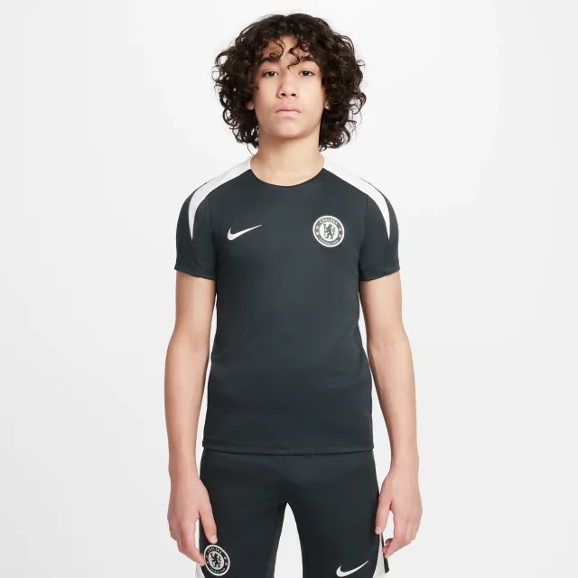 Chelsea F.C. Strike Older Kids' Nike Dri-FIT Football Short-Sleeve Top - Green - Sustainable Materials