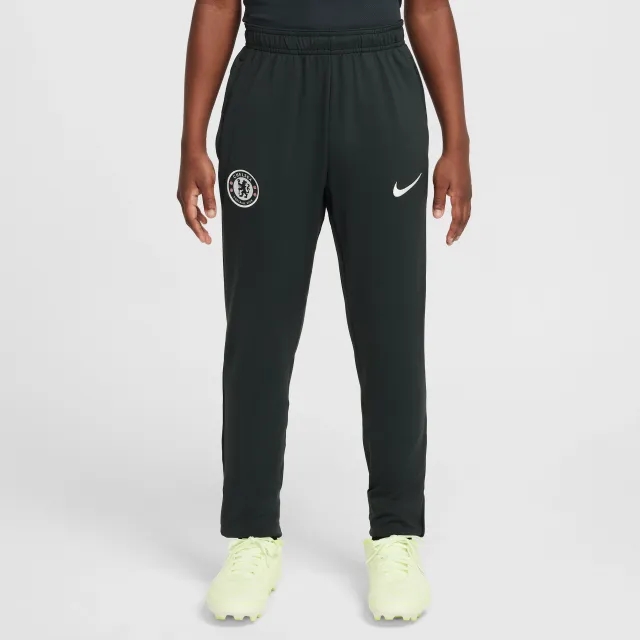 Chelsea F.C. Strike Older Kids' Nike Dri-FIT Football Knit Pants - Green - Sustainable Materials