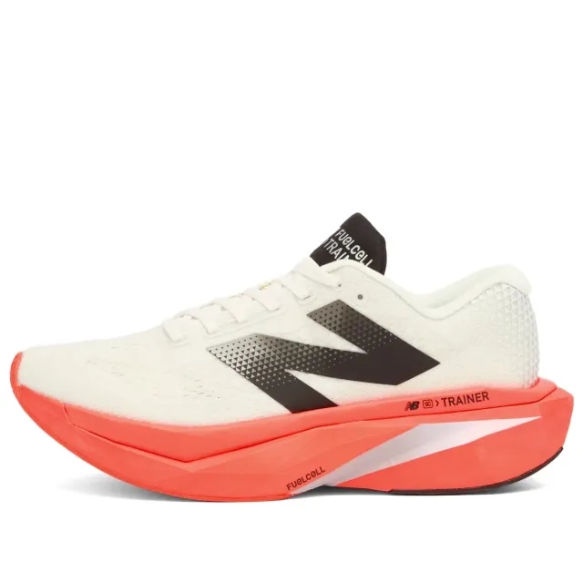 New Balance Men's Supercomp Trainer v3 Sneaker Urgent Red