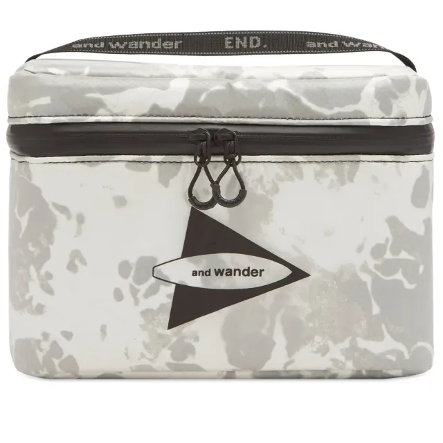 END. x and wander Cooler Box L.Grey