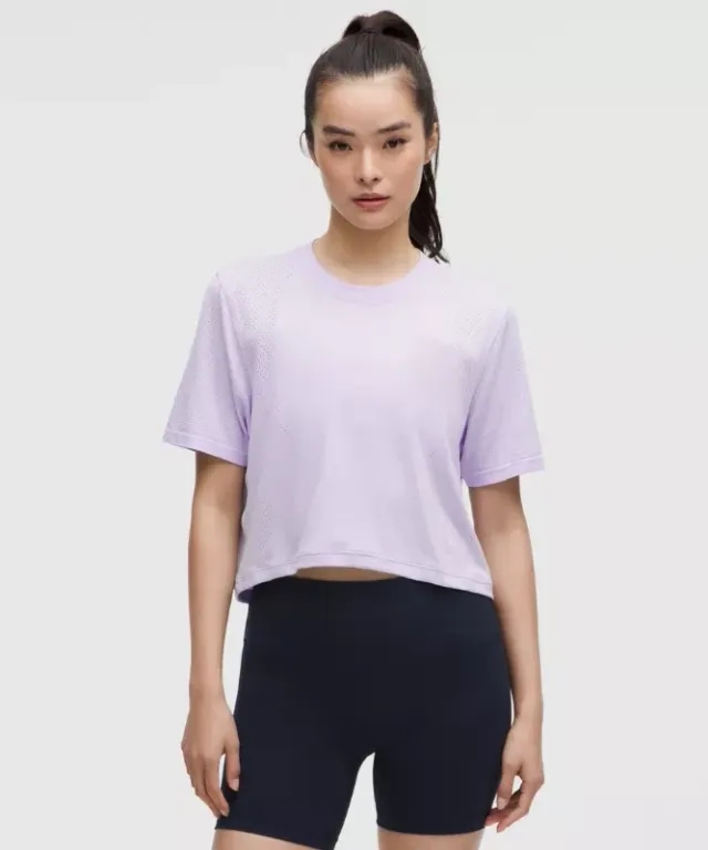 lululemon – Women's Swiftly High-Low Cropped Short-Sleeve Shirt – Color Purple – Size 10