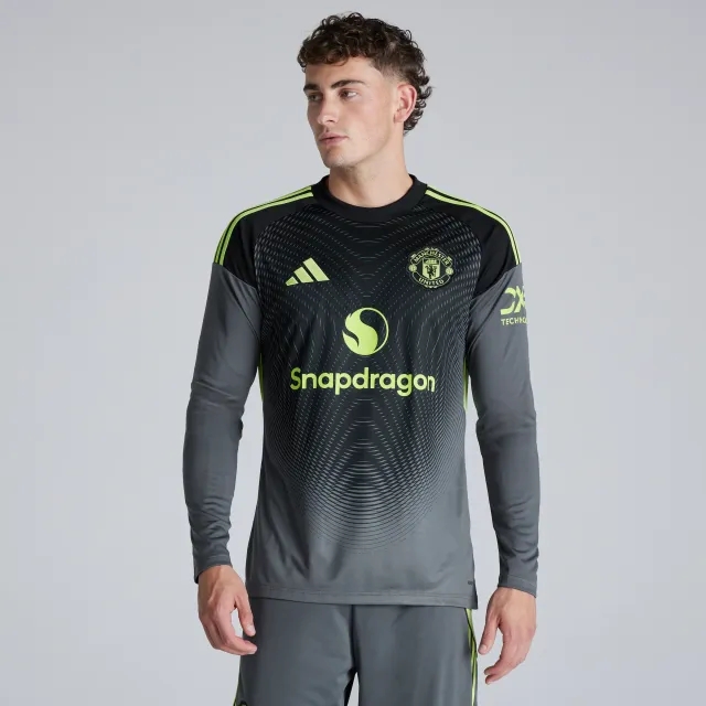 Manchester United 25/26 Goalkeeper Long Sleeve Shirt
