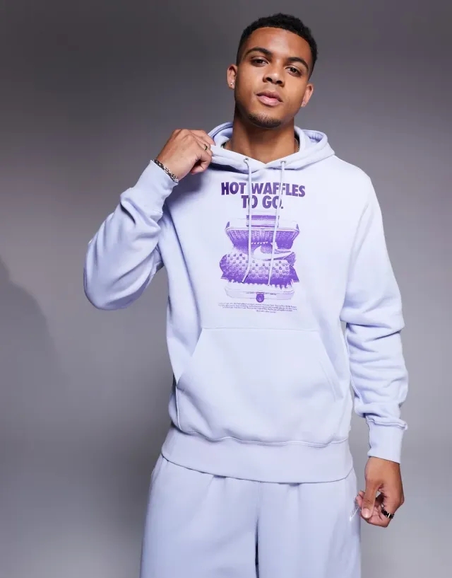 Nike Club Graphic Hoodie In Lilac-Purple