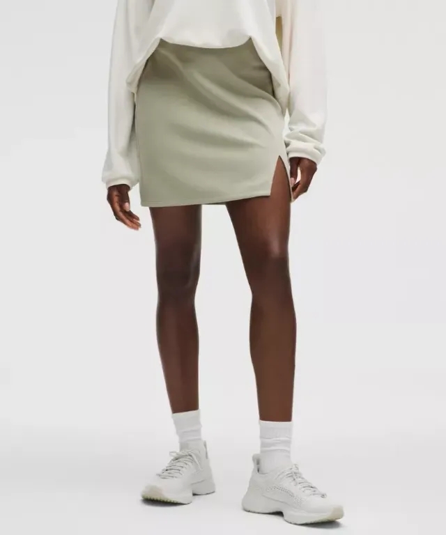 lululemon – Women's Softstreme High-Rise Mini Skirt – Color Green/Pastel – Size L