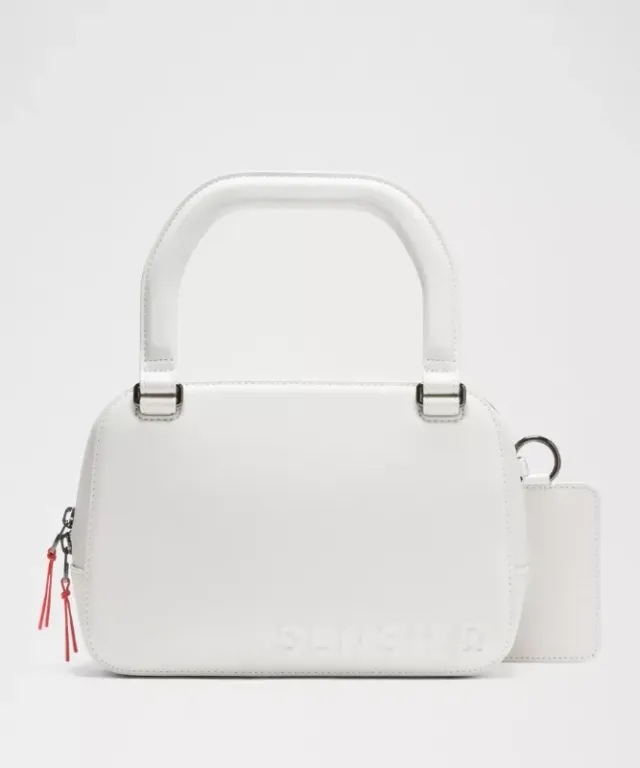 lululemon – Top-Handle Leather Alternative XL Belt Bag 2L SLNSH Collection – Color White