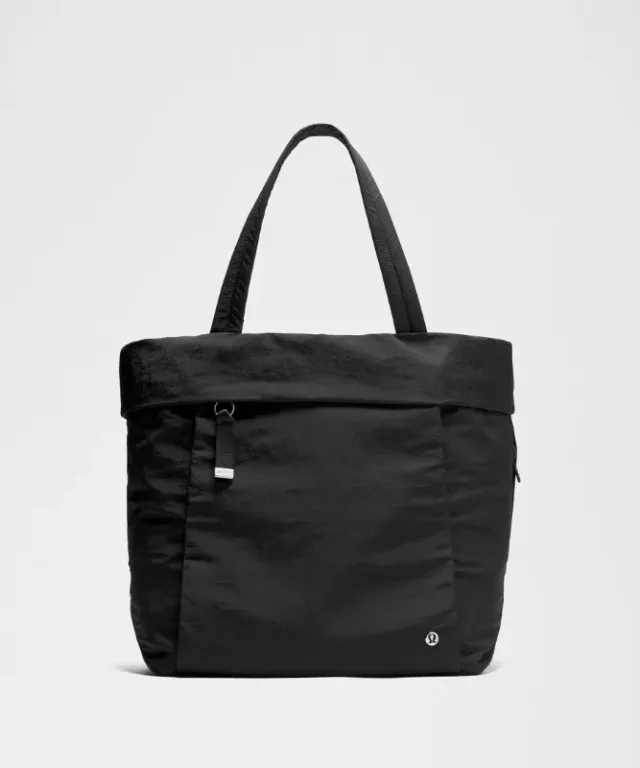 lululemon – On My Level Carryall Tote Bag 27.5L – Color Black