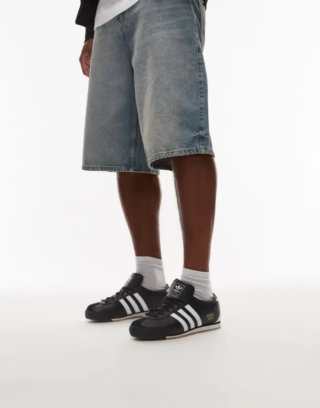 Adidas Originals Italia Trainers In Black And White