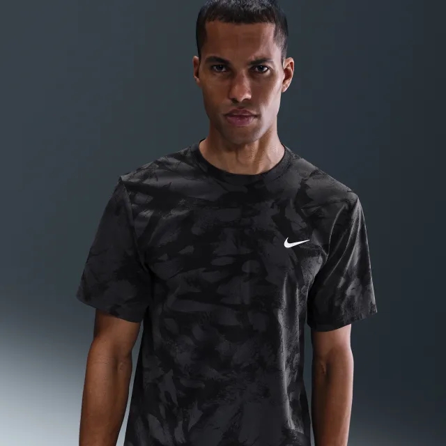 Nike Hyverse Men's Dri-FIT UV Training Top - Grey - Sustainable Materials