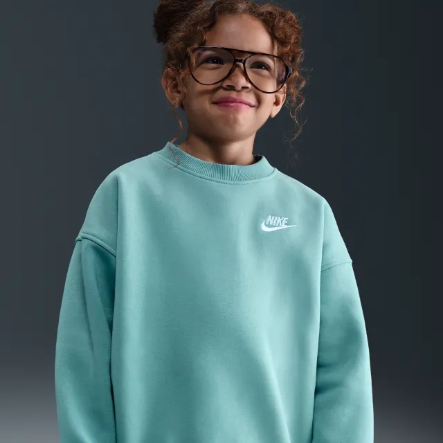 Nike Sportswear Club Fleece Older Kids' Oversized Sweatshirt - Green - Fleece > Club Fleece