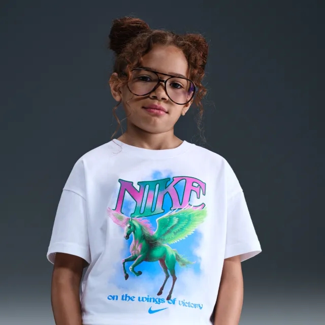 Nike Sportswear Older Kids' (Girls') T-Shirt - White