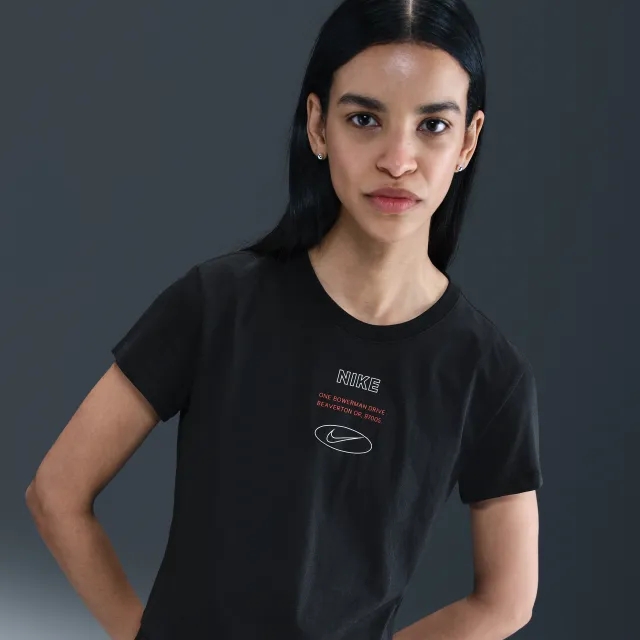 Nike Sportswear Women's Graphic T-Shirt - Black