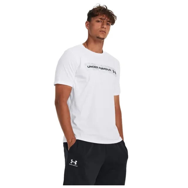 Under Armour Camo Chest Stripe Short Sleeve T-shirt