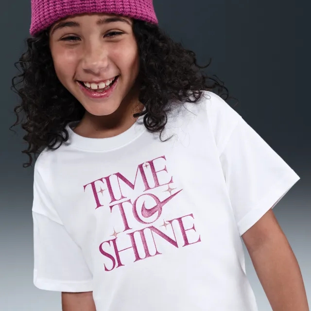 Nike Sportswear Older Kids' (Girls') T-Shirt - White