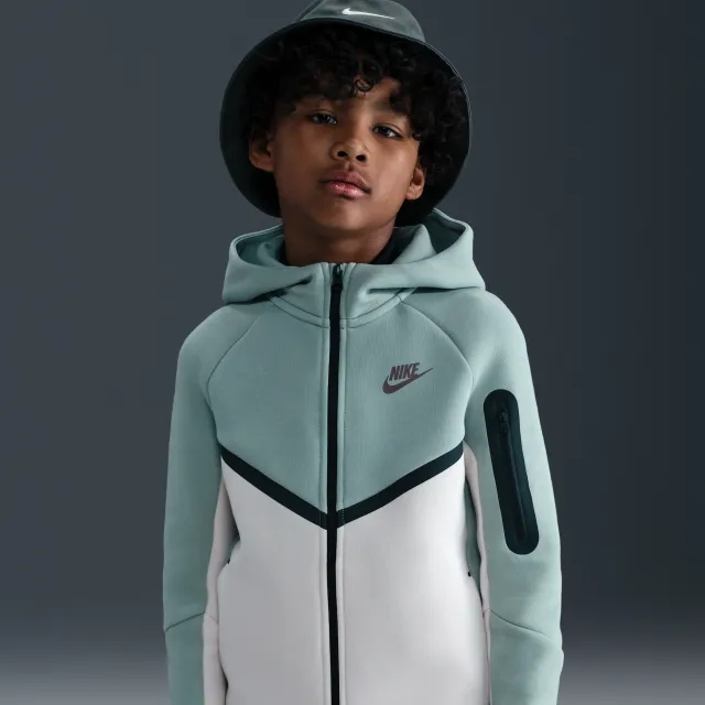 Nike Sportswear Tech Fleece Older Kids' Full-Zip Hoodie - Dusty Sage - Sustainable Blends
