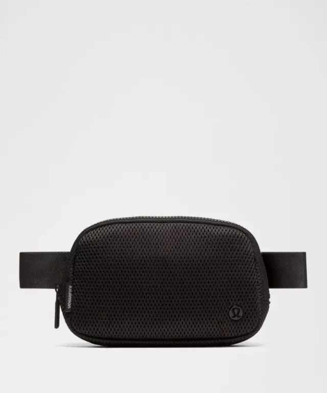 lululemon – Everywhere Belt Bag 1L Knit – Color Black