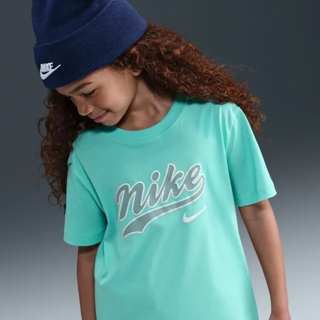 Nike Sportswear Older Kids' (Girls') T-Shirt - Green