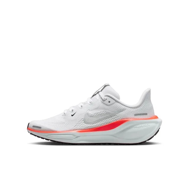 Nike Pegasus 41 Older Kids' Road Running Shoes - White - Recycled Content Minimum