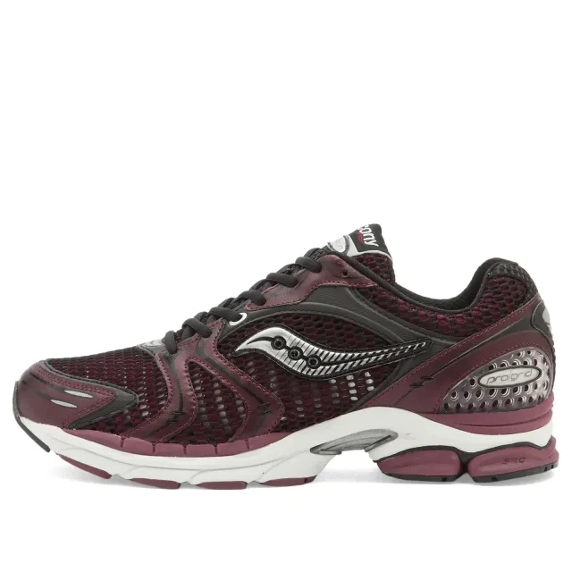 Saucony - ProGrid Triumph 4 in Red