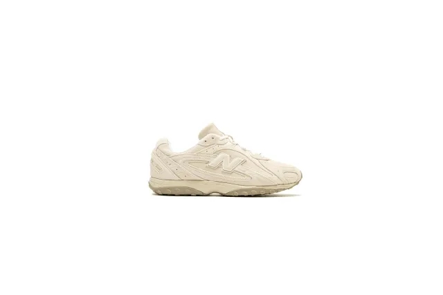 New Balance Unisex 204L in Grey/Beige Suede/Mesh