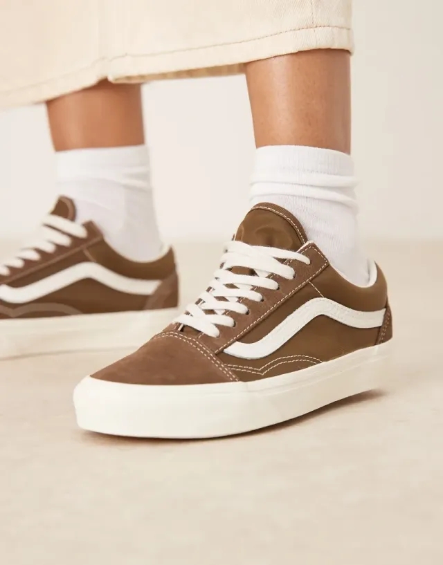 Vans Old Skool Trainers In Chestnut Brown With Off White Detailing
