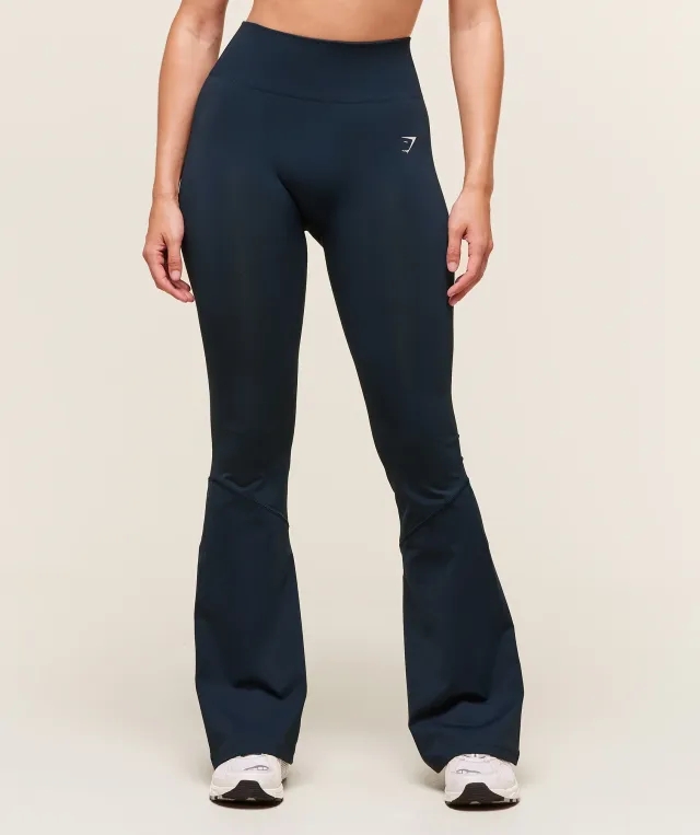 Everyday Seamless Flared Legging - Navy