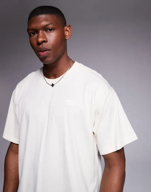 Adidas Originals Trefoil Essentials T-Shirt In Cream-White