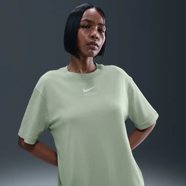 Nike Sportswear Women's T-Shirt - Green - Cotton