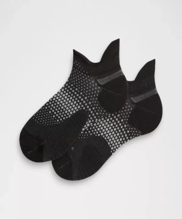 lululemon – Women's MacroPillow Tab Running Socks Medium Cushioning – Color Black/Silver – Size L