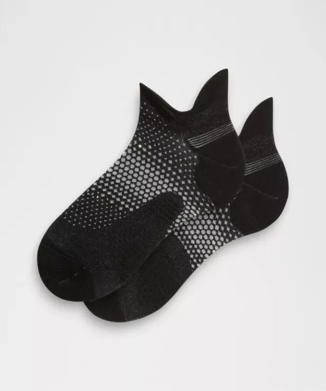 lululemon – Men's MacroPillow Tab Running Socks Medium Cushioning – Color Black/Silver – Size L