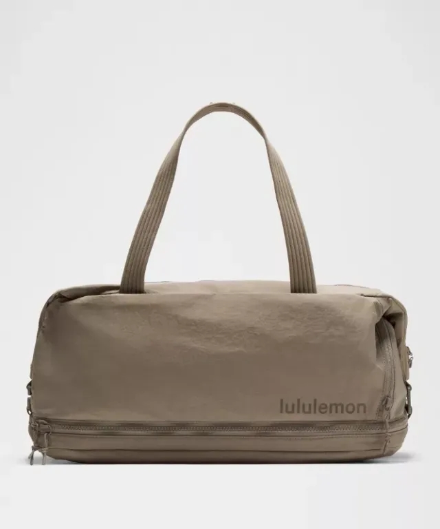 lululemon – 3-in-1 Gym Duffle Bag 30L – Color Grey/Brown