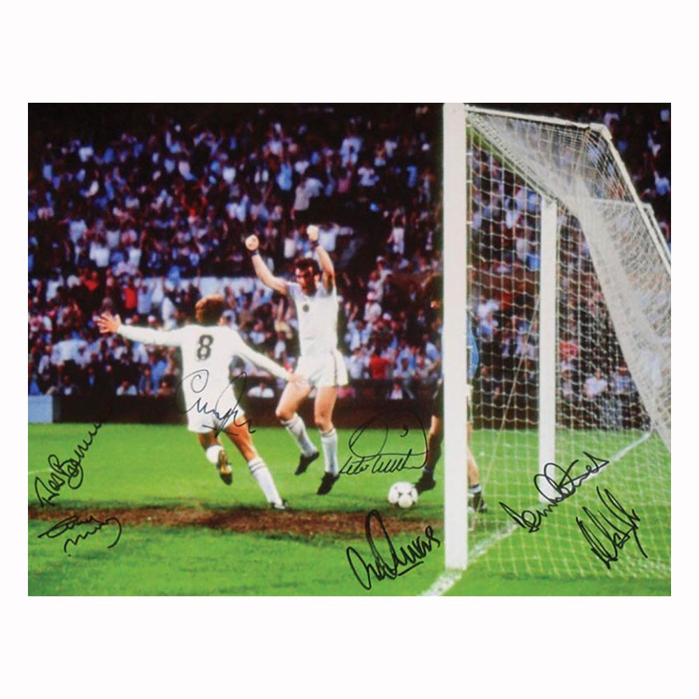 Aston Villa signed 1982 European Cup Final photo signed by 7