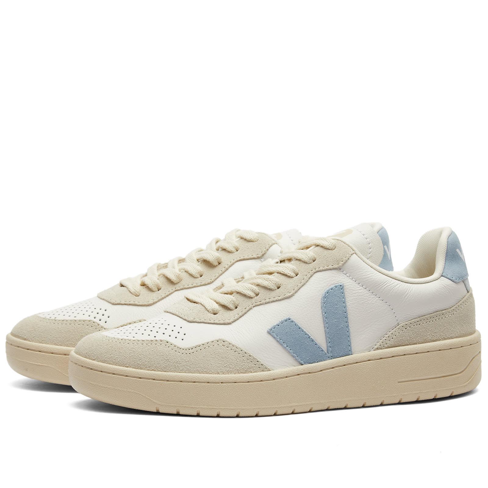 Veja WMNS V-90